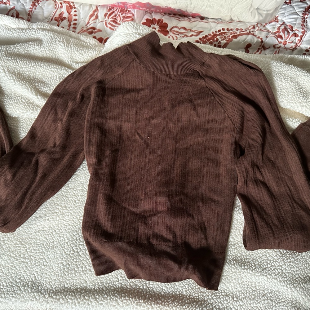 Open back crop top long sleeve
